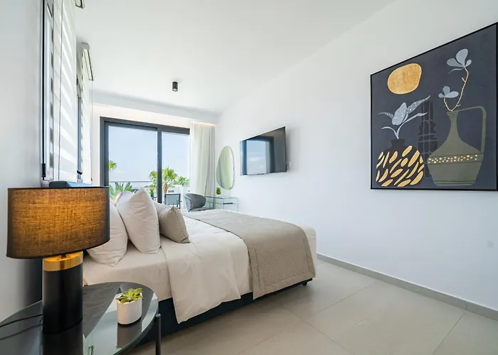 Waterside Sea View Apartments